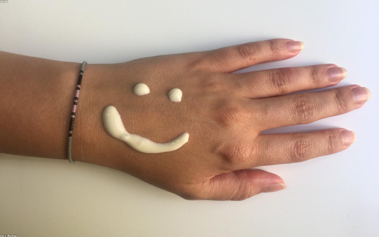 Natural Beauty Products Examples: What Belongs in a Simple 2026 Routine